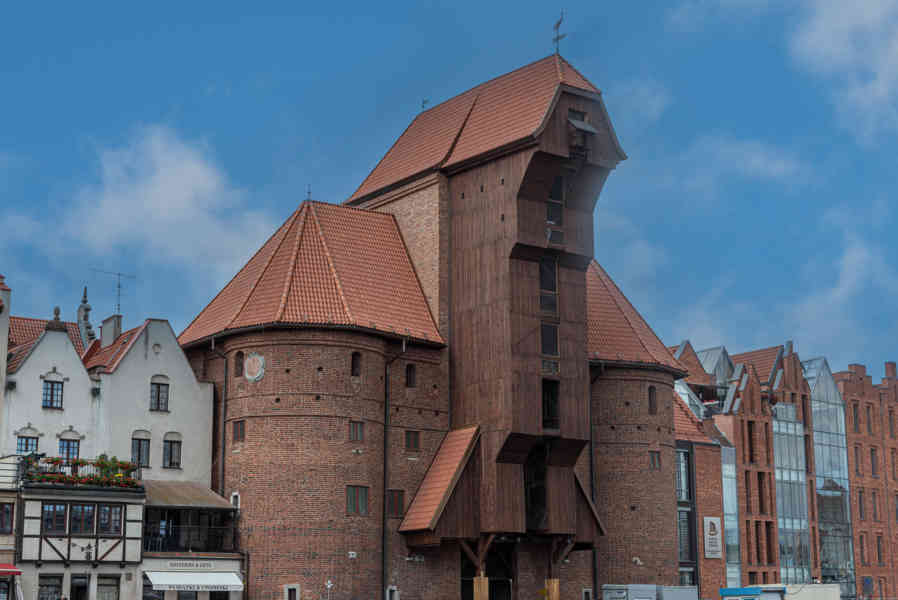 Polonia - Gdansk 101 - antigua grúa portuaria.jpg